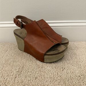 OTBT Women's Brown Leather Wedge Sandals